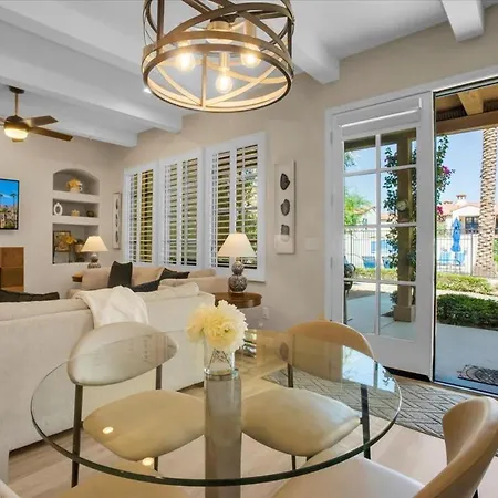 Modern Lq 2Br Getaway Steps To Pool & Spa